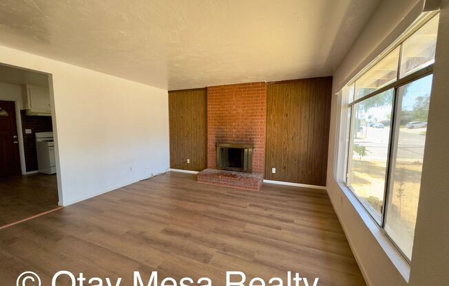 Charming 3-Bedroom Home with Expansive Outdoor Space