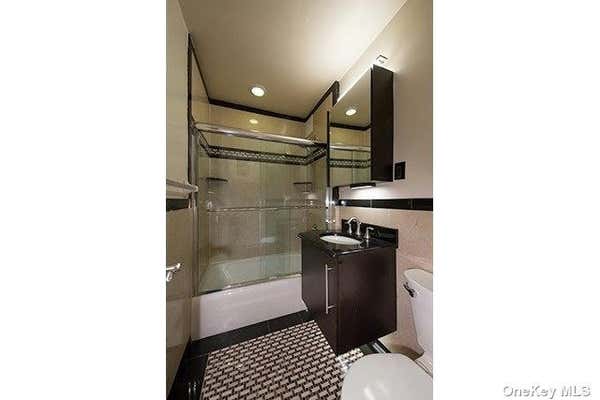 1 bed, 1 bath, $2,295, Unit 217