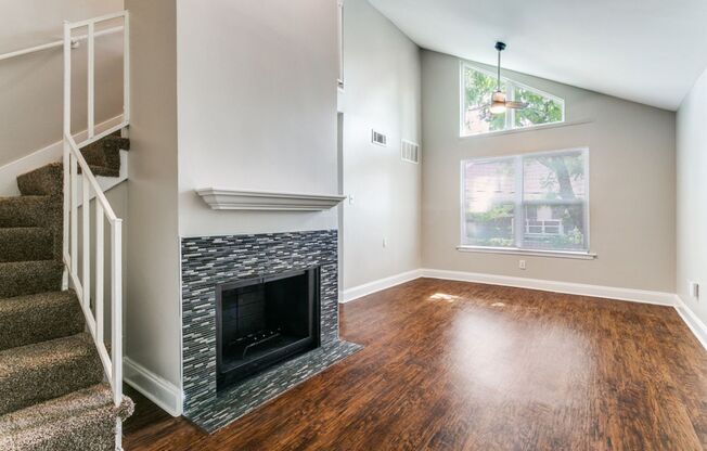 4023 N Hall St. #206