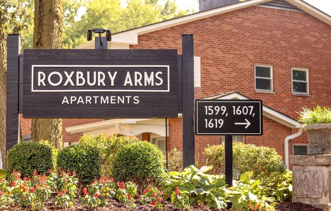 Roxbury Arms — 1599 Roxbury Rd, Columbus, OH 43212