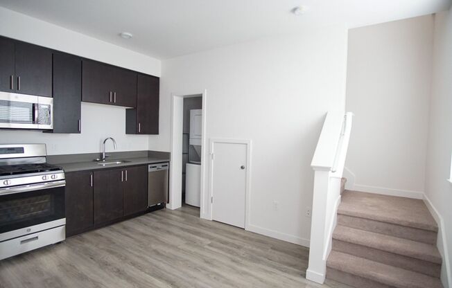 1 bed, 1 bath, $1,375, Unit 25-03