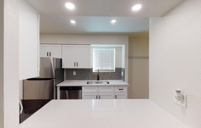 2 beds, 1 bath, 750 sqft, $1,420, Unit 108