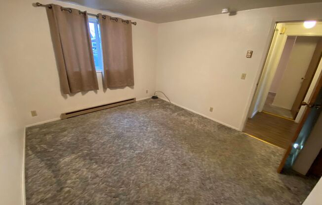 2 beds, 1 bath, 750 sqft, $725