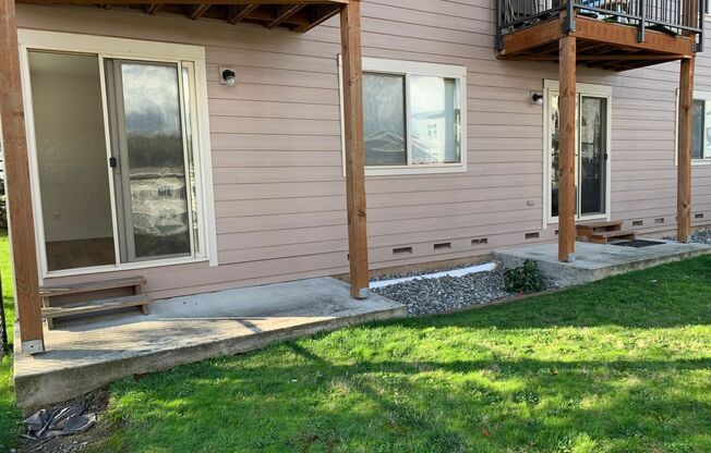 3 beds, 2 baths, 1,434 sqft, $2,450, Unit B110