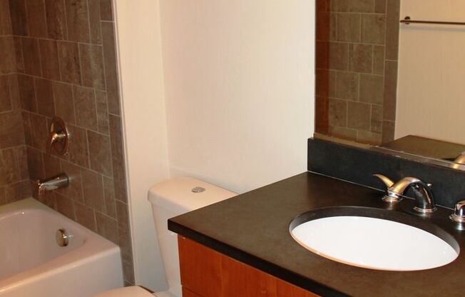 2 beds, 2 baths, 850 sqft, $3,700, Unit 301