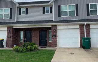 3 Bedroom, 2 Bath, Single car garage Townhouse for rent***MOVE IN SPECIAL***