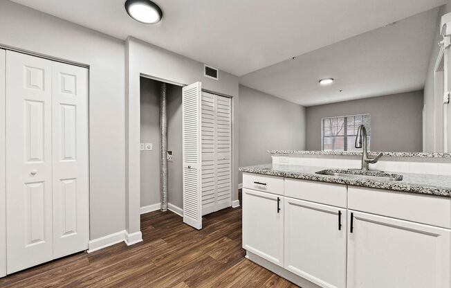 1 bed, 1 bath, 729 sqft, $1,276, Unit B-128