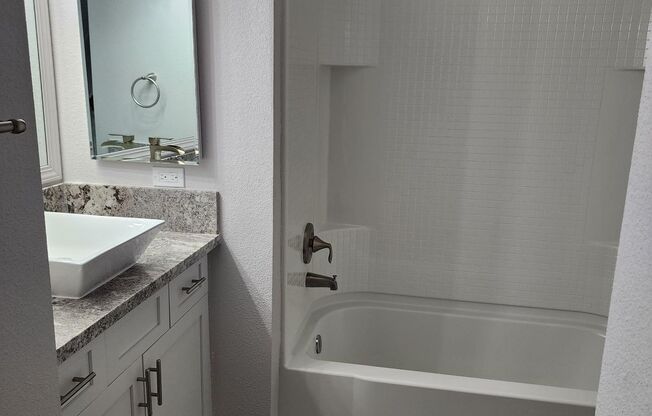 2 beds, 2 baths, 972 sqft, $1,865, Unit 228