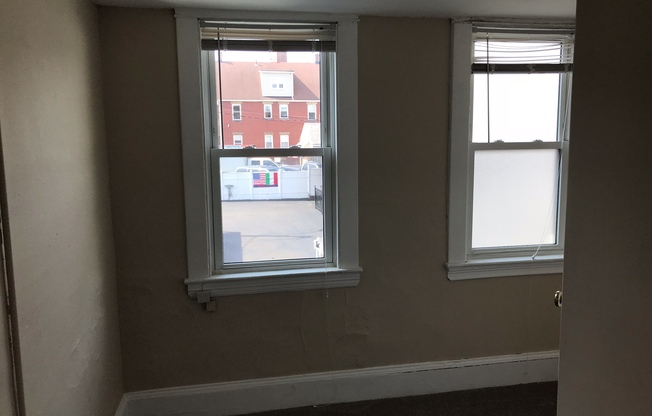 1 bed, 1 bath, 370 sqft, $975, Unit Unit 9