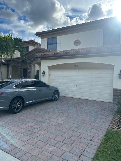 8660 NW 101 PL