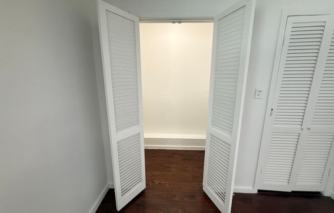 1 bed, 1 bath, 767 sqft, $1,399, Unit RRO-207