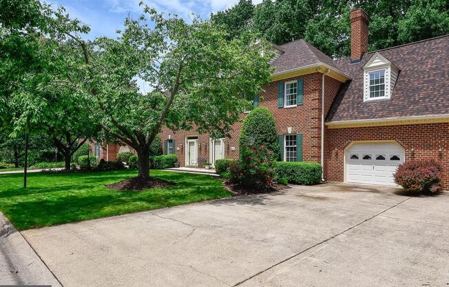 GORGEOUS TOWNHOUSE - THE GREEN'S AT LEE'S HILL