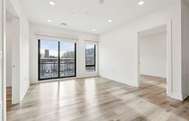 1 bed, 1 bath, 720 sqft, $2,250, Unit 605