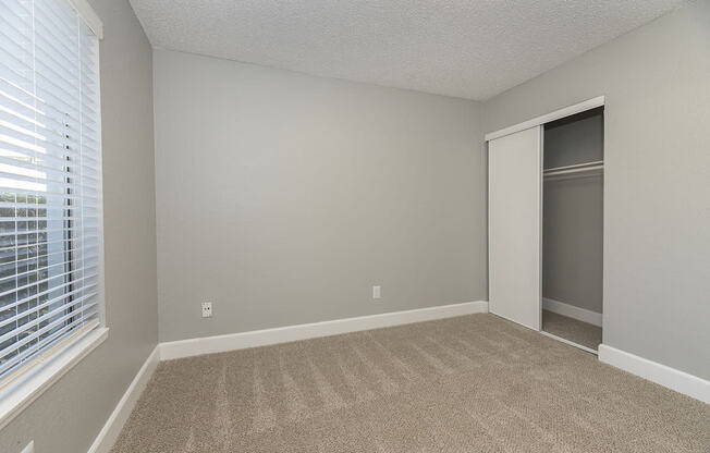 Bedroom with closet Vue at the Lake in Sacramento