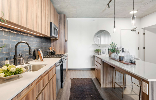 169 N ASHLAND AVE