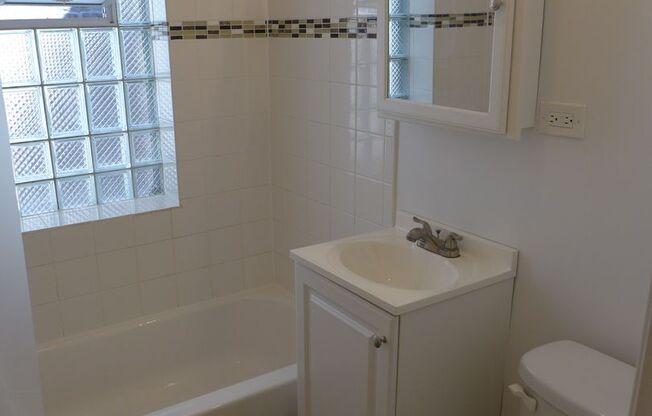 Studio, 1 bath, 400 sqft, $1,175, Unit 311