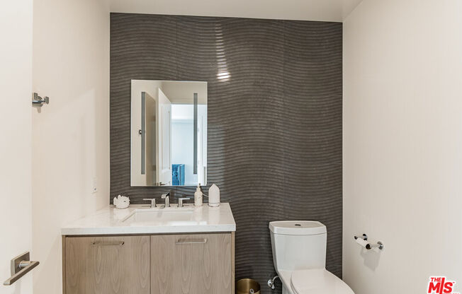 2 beds, 2.5 baths, 1,201 sqft, $5,000, Unit 3202