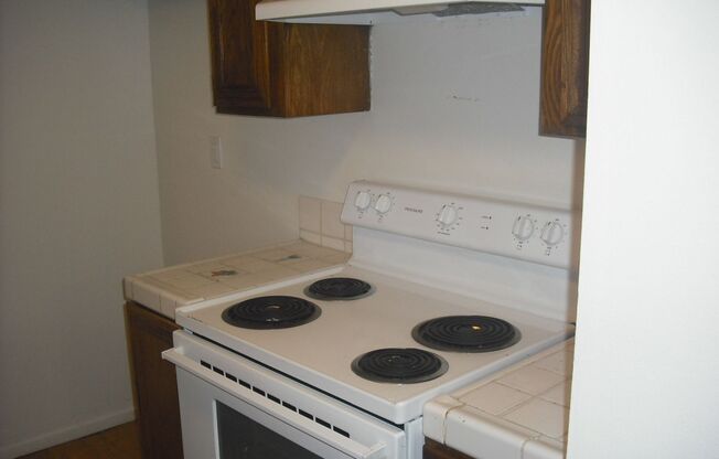 2 beds, 1 bath, $2,550