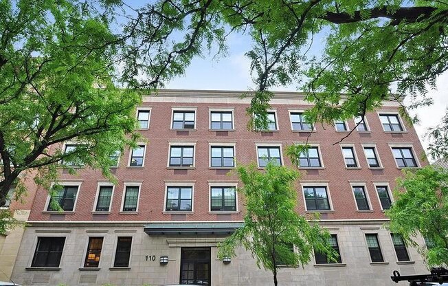 110 WARREN ST