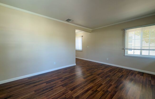 4114 W Victory Blvd