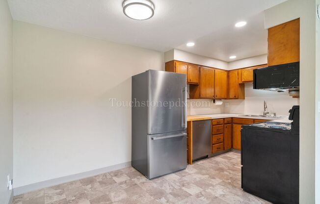 2 beds, 1 bath, 864 sqft, $1,695