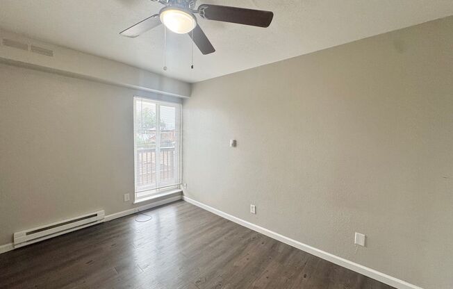 3 beds, 1 bath, 738 sqft, $1,195, Unit 207