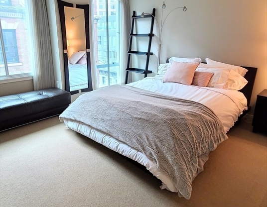 1 bed, 1 bath, 836 sqft, $3,600, Unit 903
