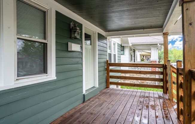 2bd/1ba Bungalow!!