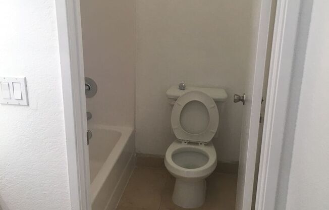 2 beds, 1 bath, 825 sqft, $1,695, Unit 0268