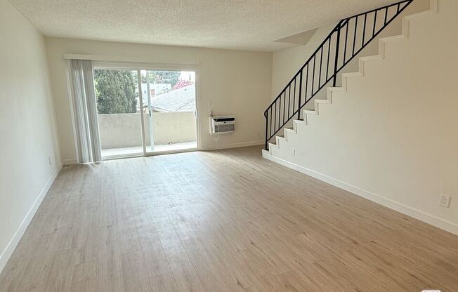10840 CAMARILLO ST TRL