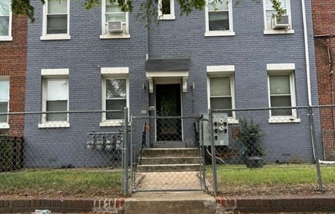1635 West Virginia Ave. NE