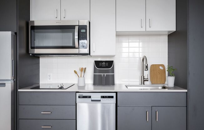 Studio, 1 bath, 351 sqft, $1,349, Unit Unit 308 - Furnished