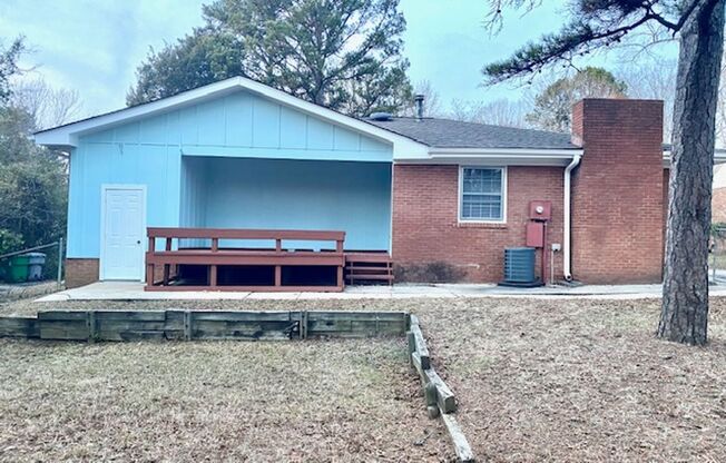 Nice quiet neighborhood -3 bed,2 bath brick ranch, fence yard  minutes to Uptown