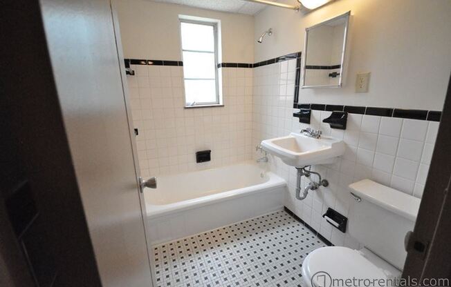 1 bed, 1 bath, 500 sqft, $800, Unit 1715-04