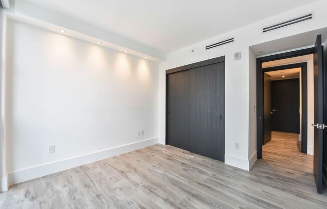 3 beds, 3 baths, $9,495, Unit # 3905