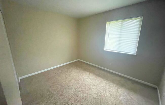 2 beds, 1 bath, 604 sqft, $775