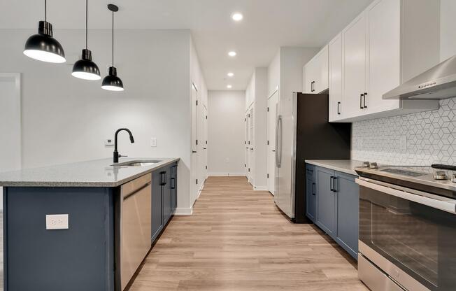 TITANIUM GLASS RECYCLED COUNTERTOPS