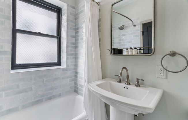 Studio, 1 bath, 300 sqft, $1,750, Unit 414H