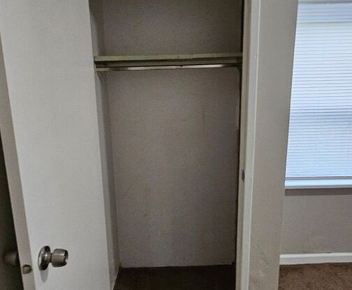 3 beds, 1 bath, $1,100