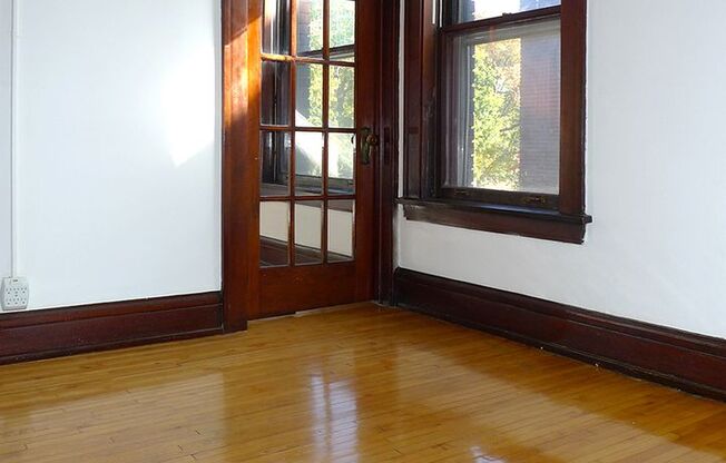 1 bed, 1 bath, 410 sqft, $960, Unit 22 - 12