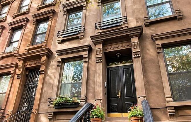 152 W 132 ST