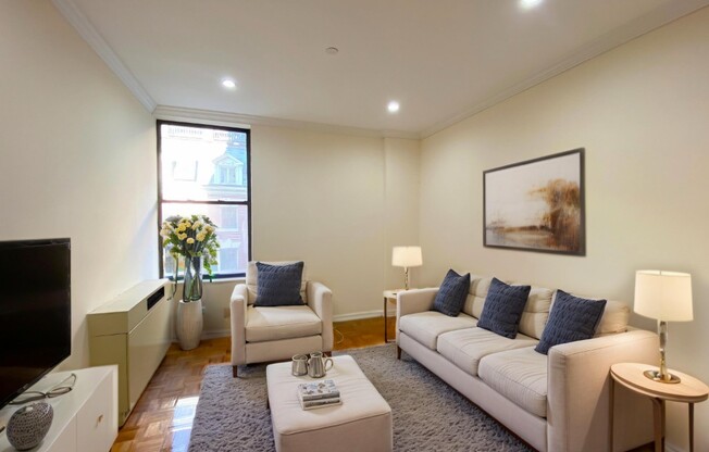 304 W 92 ST
