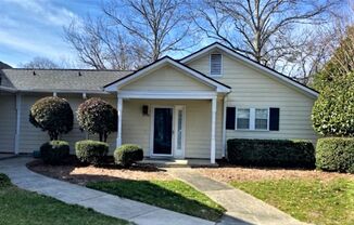 1/2 Mo Off Special - Bed, 1 Bath townhome minutes to South Park