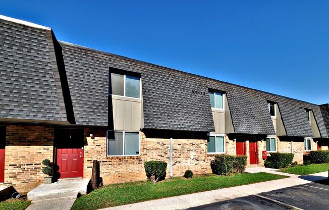 2 beds, 1.5 baths, 1,044 sqft, $900, Unit 9C