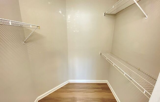 2 beds, 2 baths, 1,055 sqft, $1,250, Unit 1402