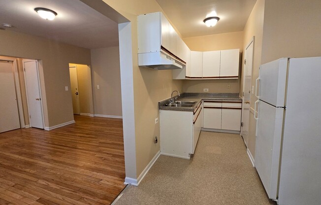 7728 North Marshfield Ave.