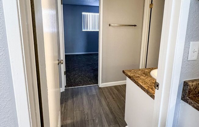 1 bed, 1 bath, 740 sqft, $965