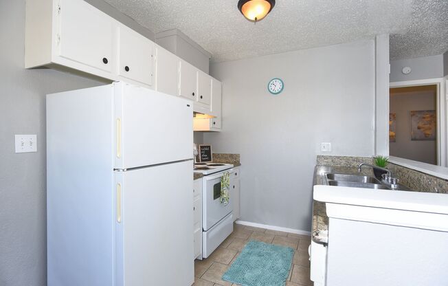 1 bed, 1 bath, 700 sqft, $784, Unit 3165-E