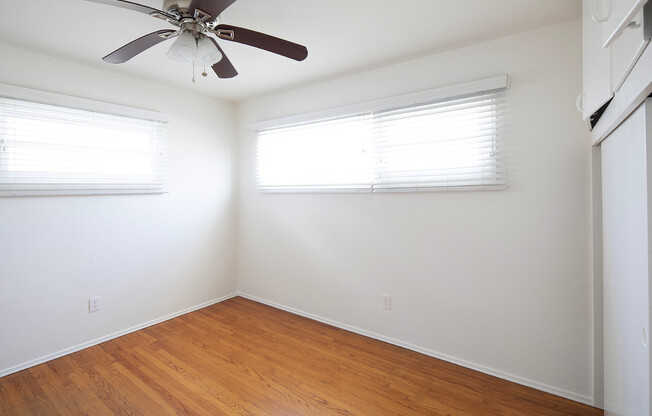 2 beds, 1 bath, $3,195, Unit 4952 1/2