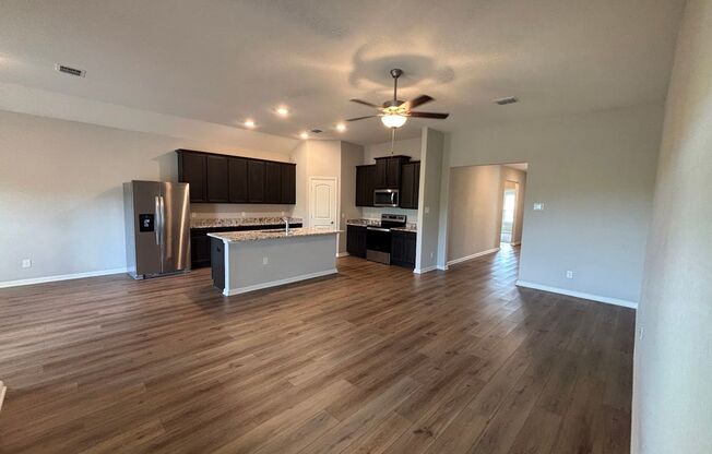 Gorgeous 4BD Brand New Home in High top Ridge